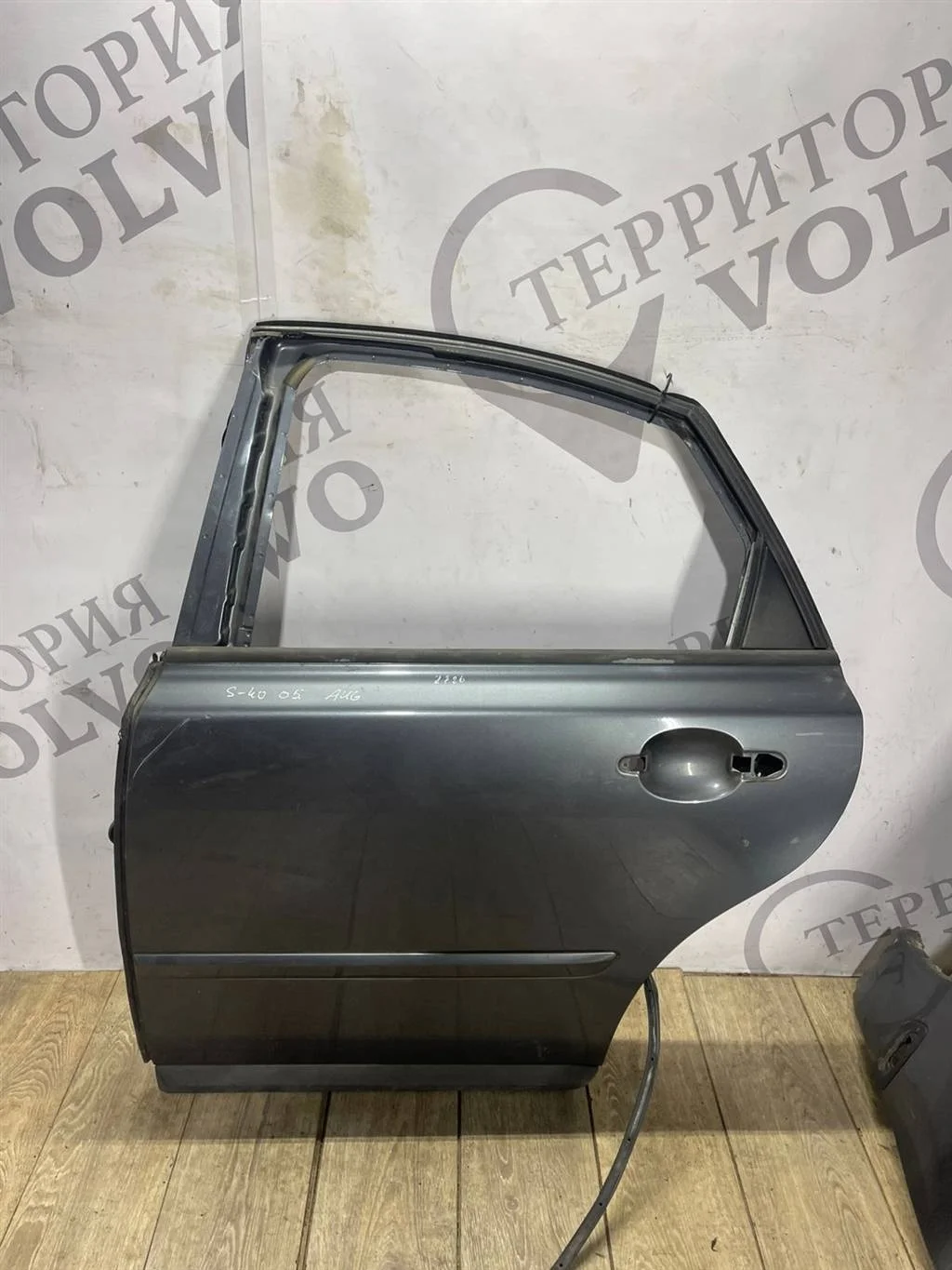 Дверь задняя левая