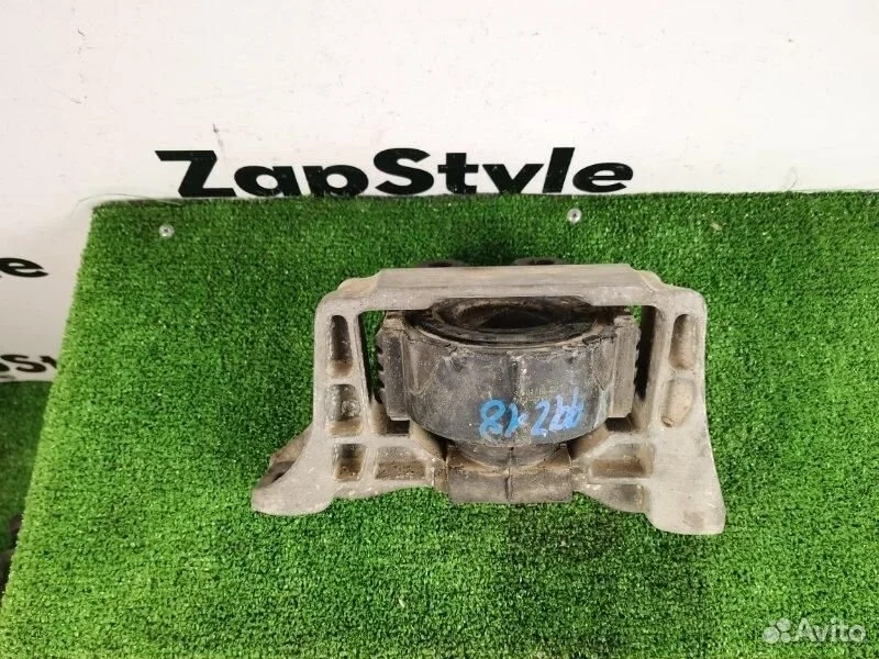 Правая опора двигателя ford kuga 1 2008