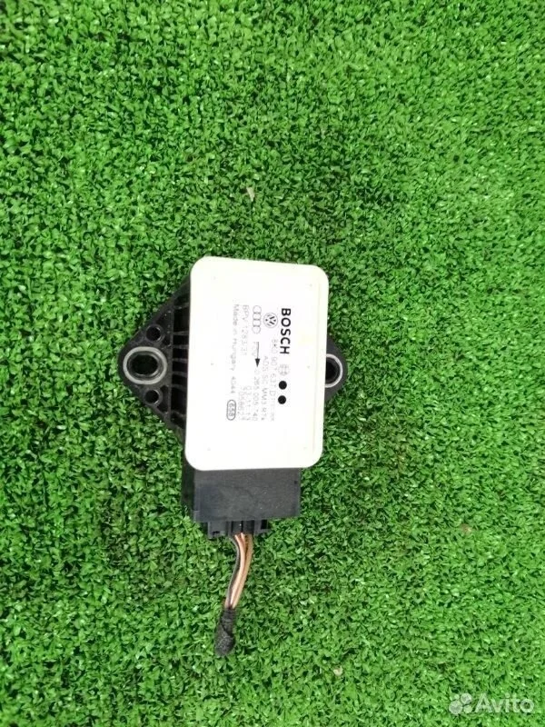 Датчик ускорения audi q5 8r 2011