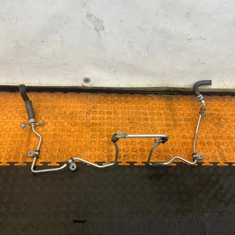 Трубка топливная Audi S6 2013 C7