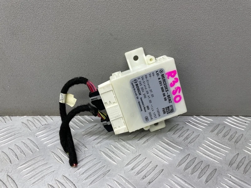 Блок управления парктрониками Mercedes W251