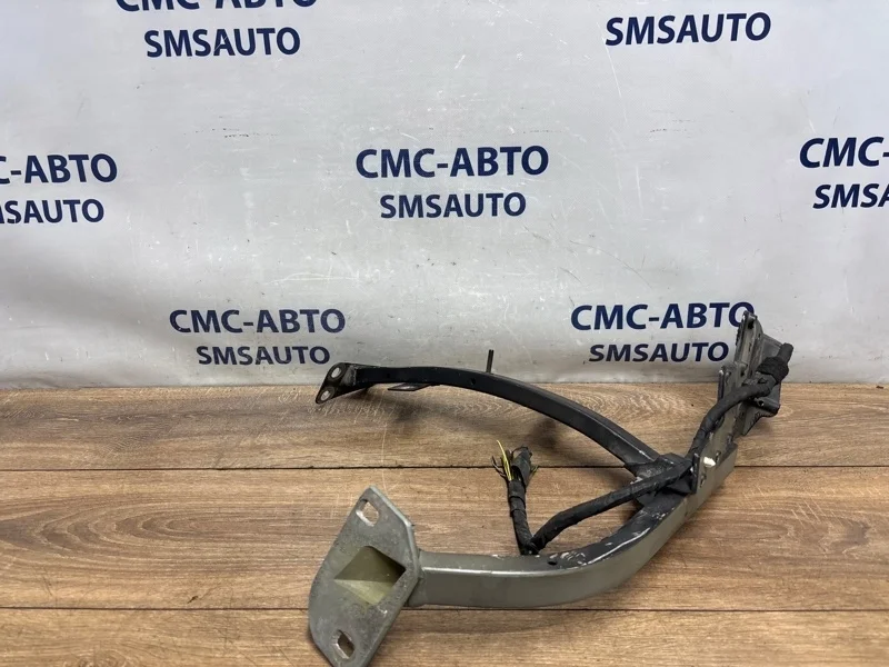 Кронштейн крыла Audi A8 2017 4H0821136E D4 3.0 CRE, передний правый