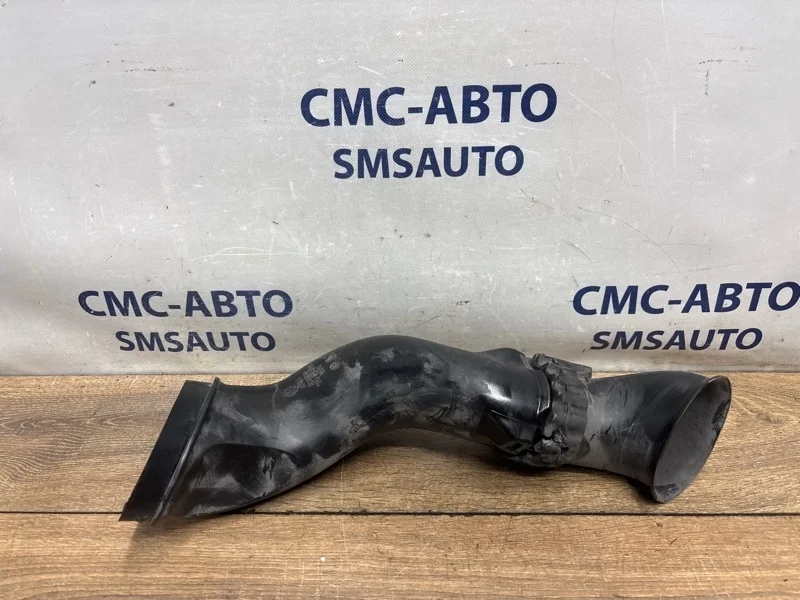 Патрубок воздушный Volkswagen Touareg 7P6129609A NF 3.0 CGEA