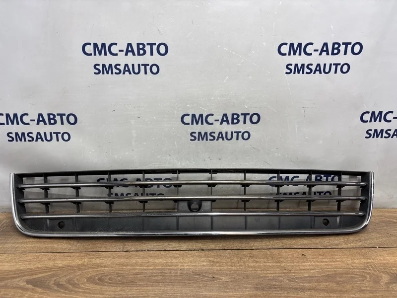 Решетка бампера Volkswagen Touareg 7P6853671E NF 3.0 CGEA, передняя