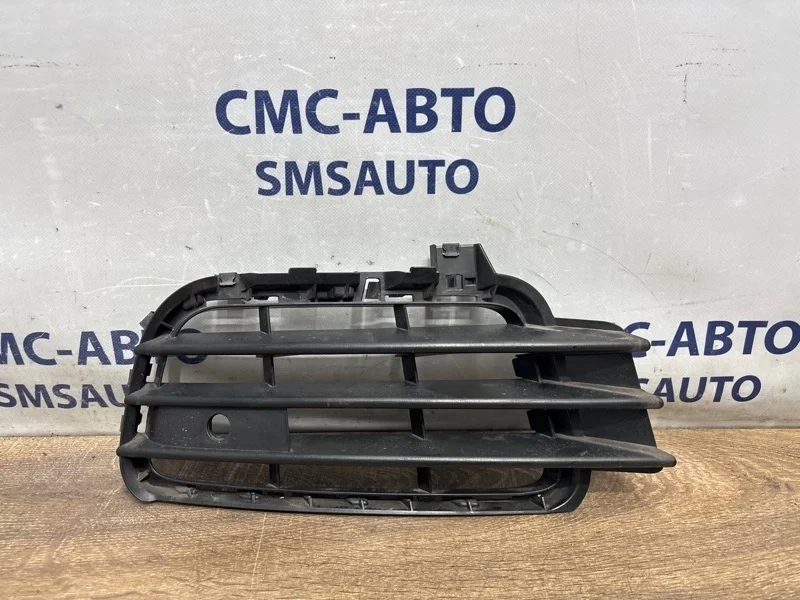 Решетка бампера Volkswagen Touareg 7P6854662 NF 3.0 CGEA, передняя правая