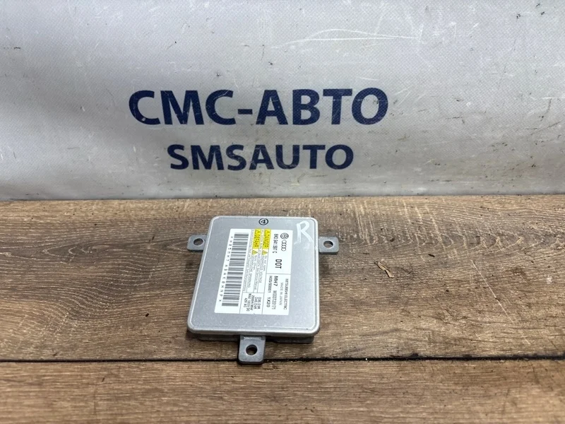 Блок розжига ксенона Volkswagen Touareg 8K0941597C NF 3.0 CGEA, правый