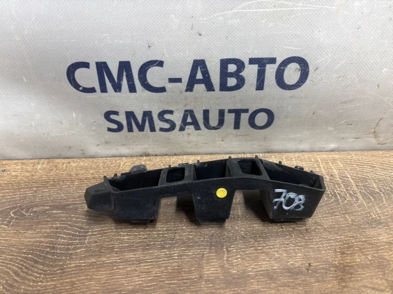 Кронштейн бампера Volkswagen Touareg 7P6807049 NF 3.0 CGEA, передний левый