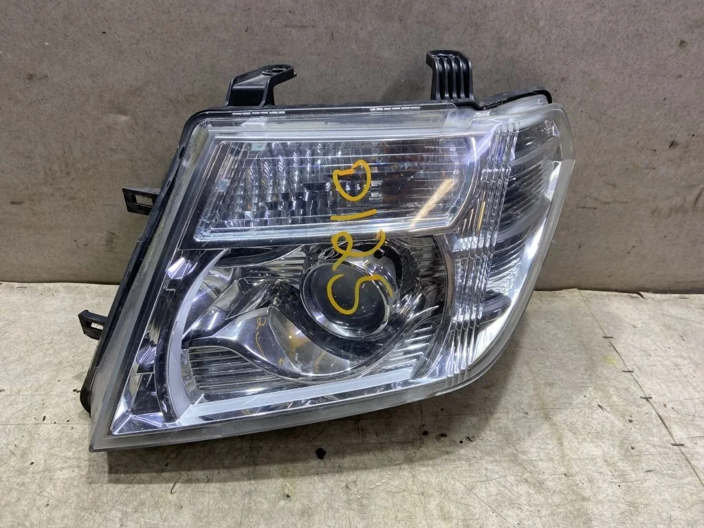 Фара левая Nissan Pathfinder R51M 2011