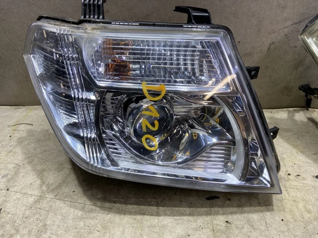 Фара правая Nissan Pathfinder R51M 2013