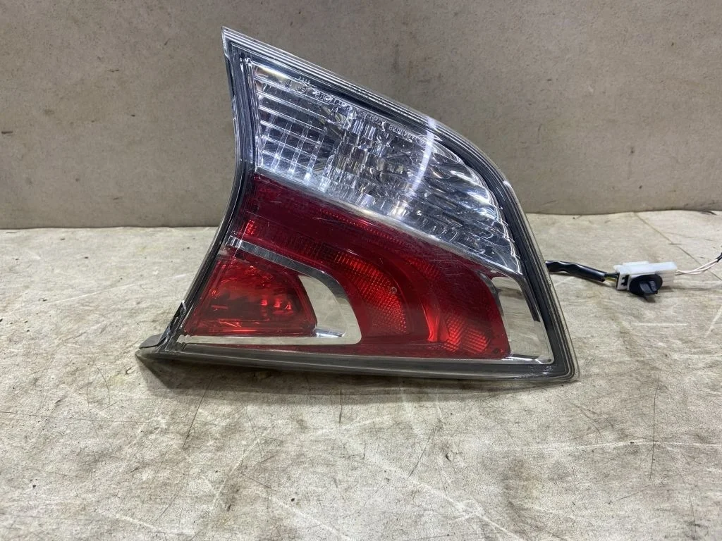 Фонарь задний правый Nissan X-Trail T32 С ДЕФЕКТОМ