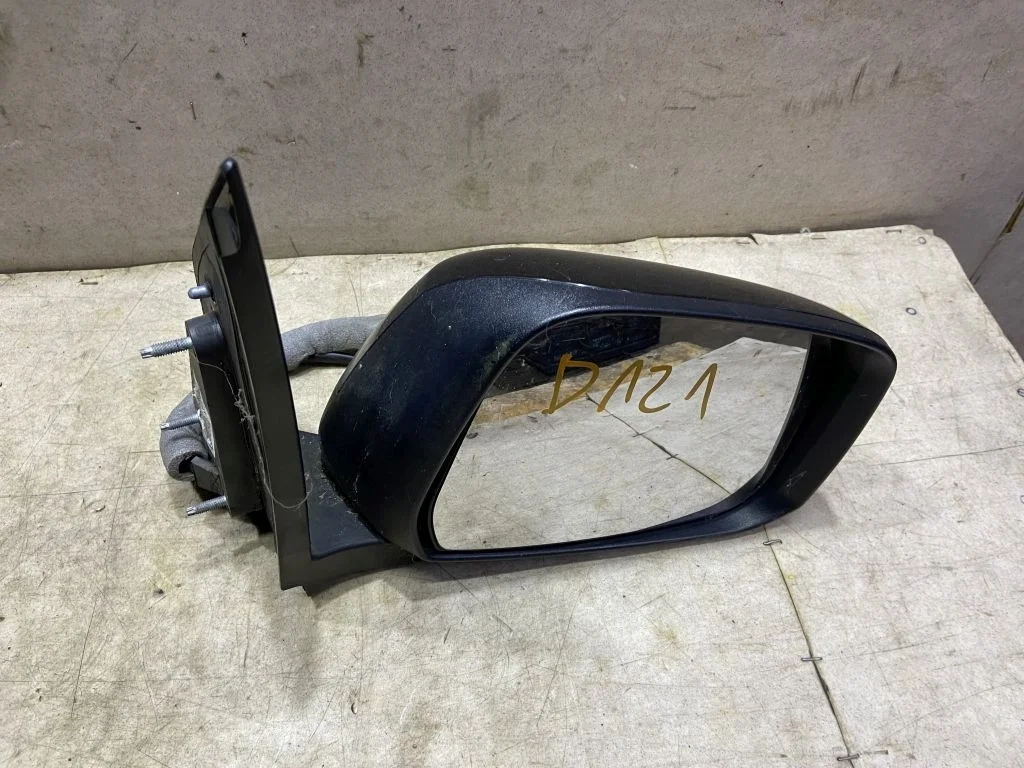 Зеркало правое Nissan Pathfinder R51M 15k