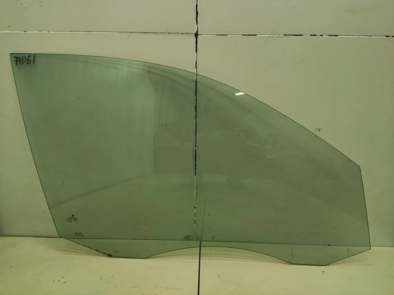 Стекло двери переднее правое Volkswagen Tiguan 1