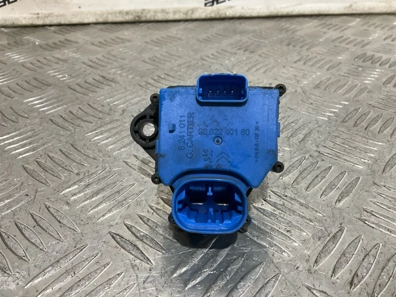 Блок управления вентилятором Citroen C4 2012 1308CP B7 EP6CDT