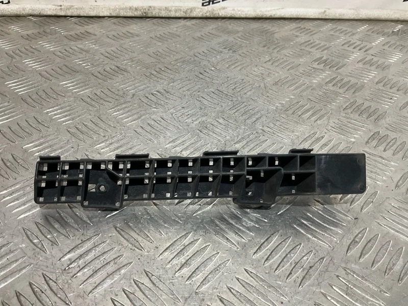 Крепление бампера Subaru Forester 2014 57707SG030, переднее левое