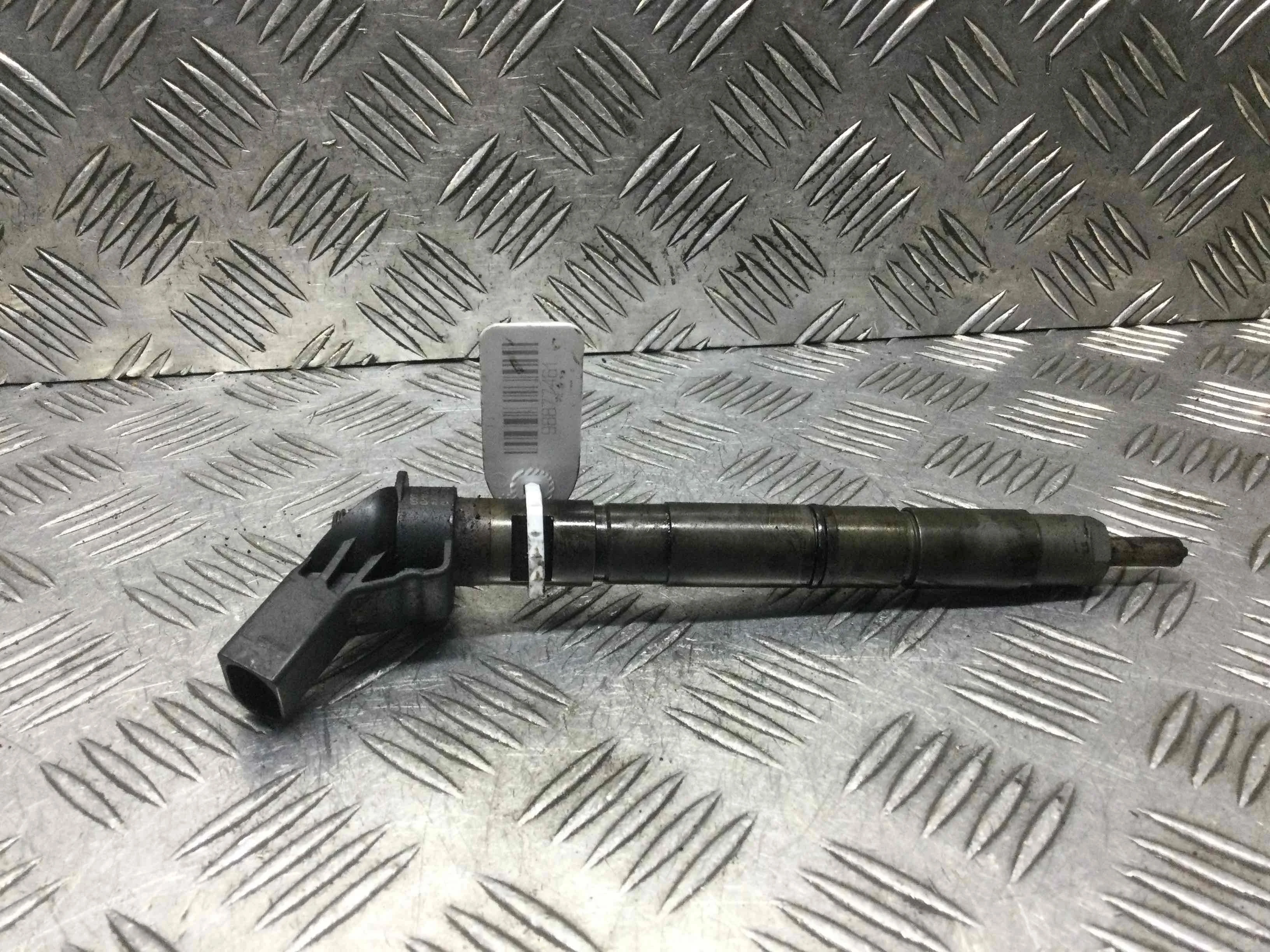 Форсунка Audi A4 B7 (2004-2008) дизель 2.7 TDI Вариатор Седан