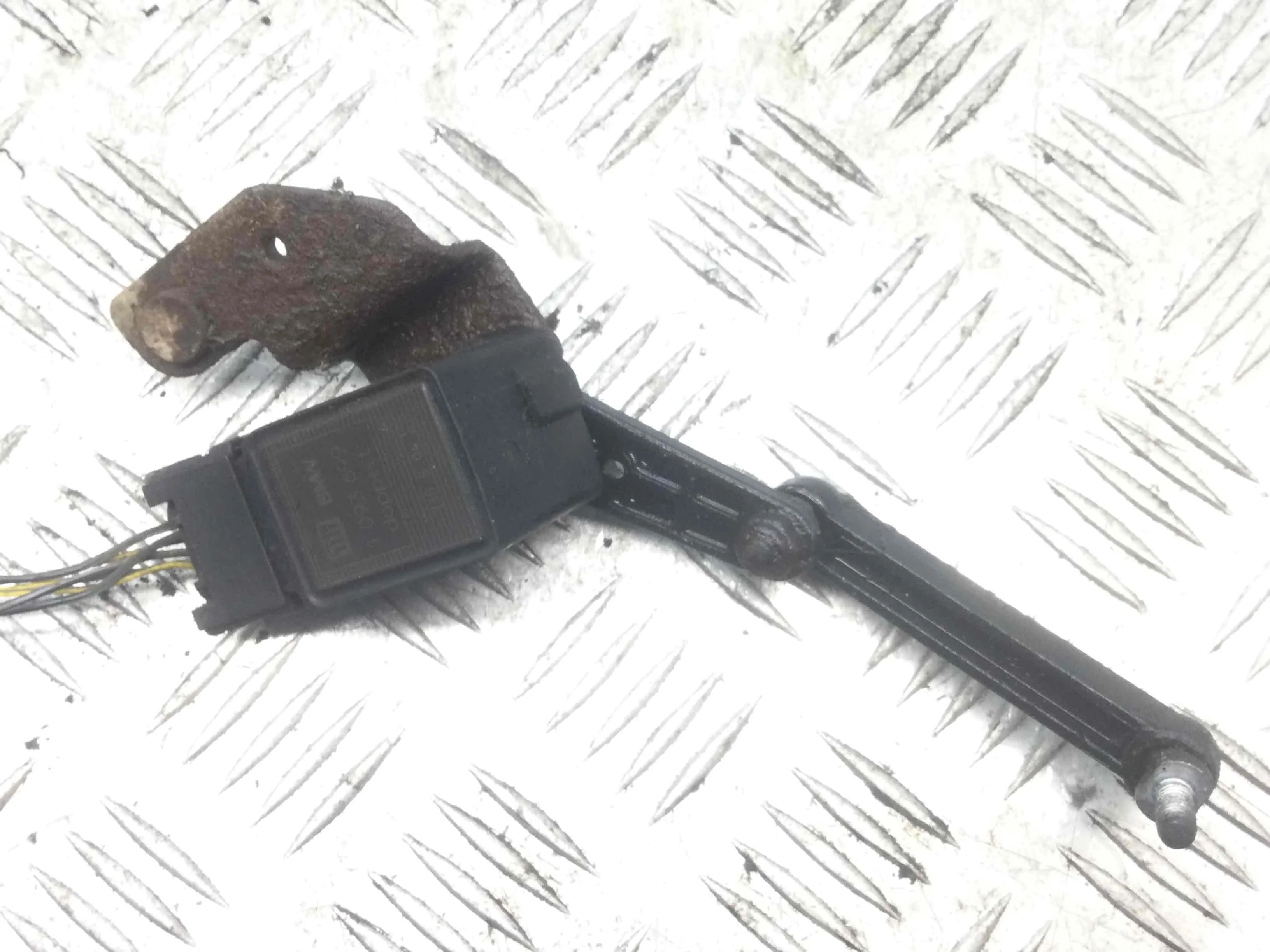 Датчик положения кузова BMW 5-Series 5-Series E60/E61 (2002-2007) дизель 3.0 TDI Автомат Универсал