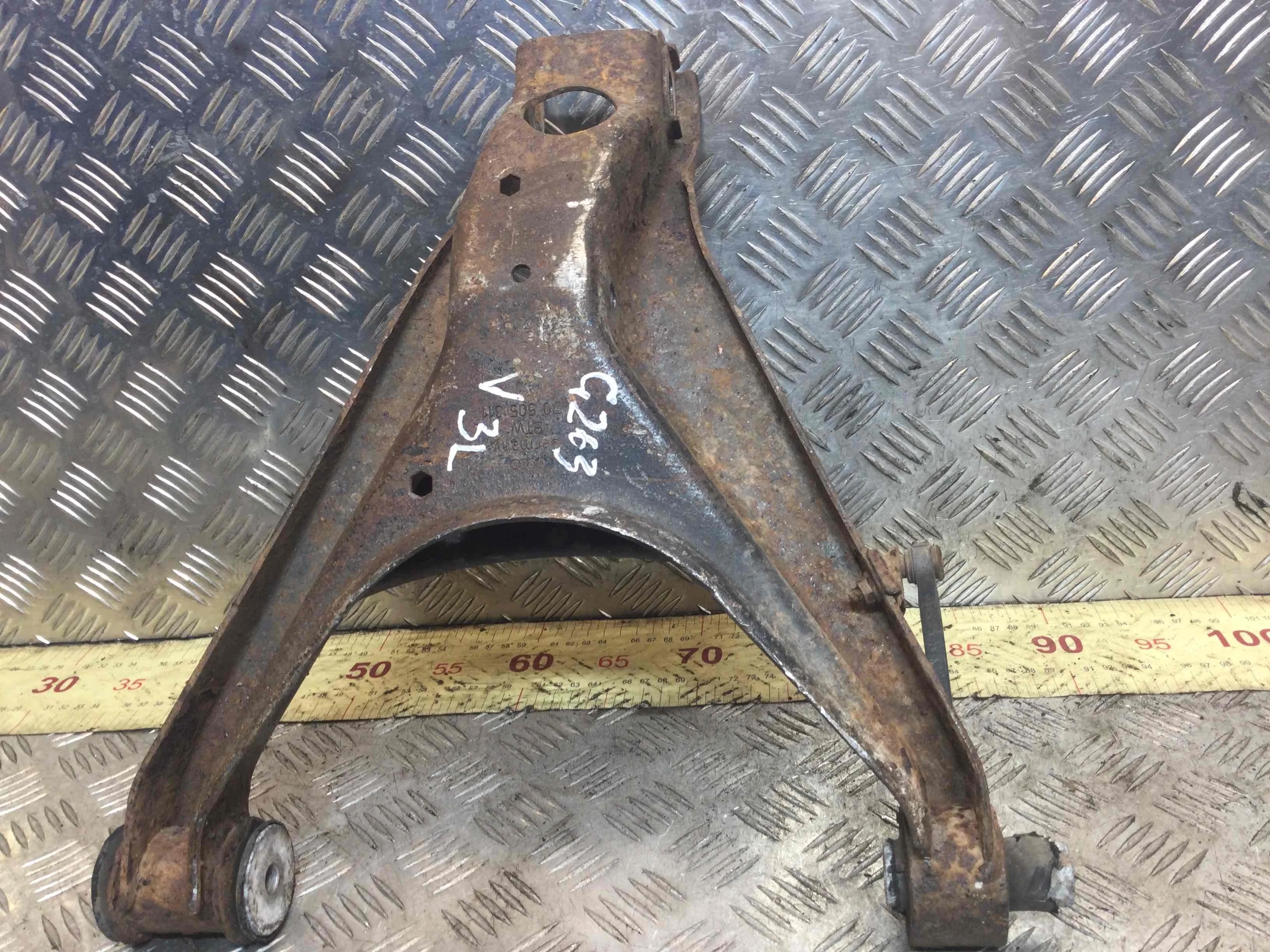 Рычаг задний левый Audi A6 C5/4B (1997-2004) дизель 2.5 TDI Механика Седан