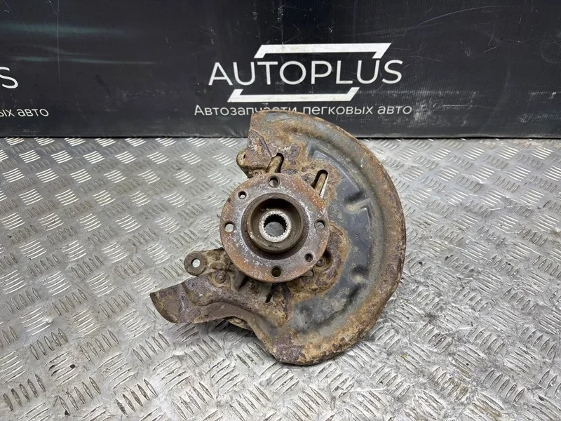 Поворотный кулак со ступицей Renault Megane 2005 8200297026 СЕДАН 1.4 K4J 730, передний левый