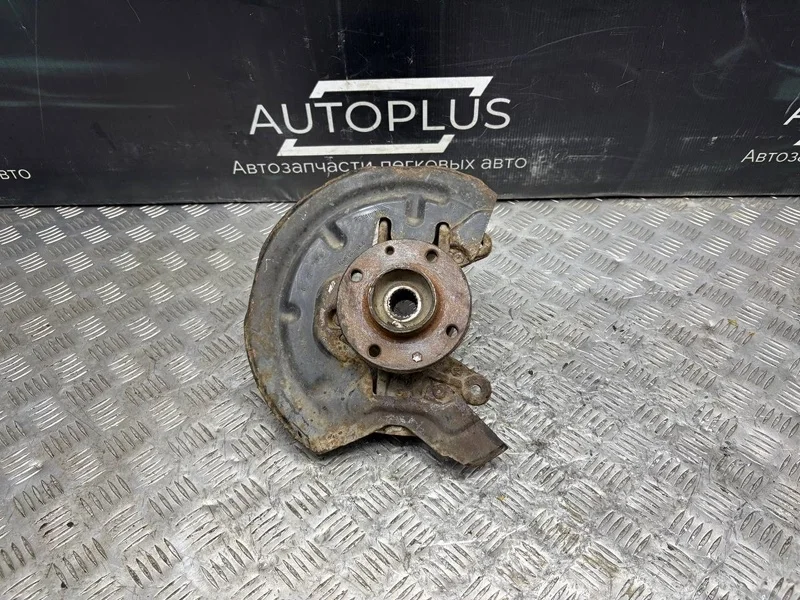 Поворотный кулак со ступицей Renault Megane 2005 8200297032 СЕДАН 1.4 K4J 730, передний правый