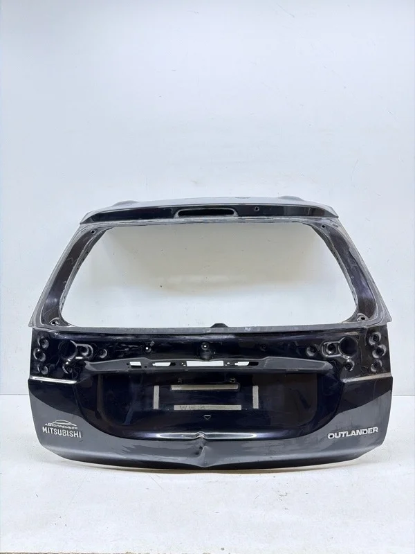 Крышка багажника Mitsubishi Outlander 2014-2021 3