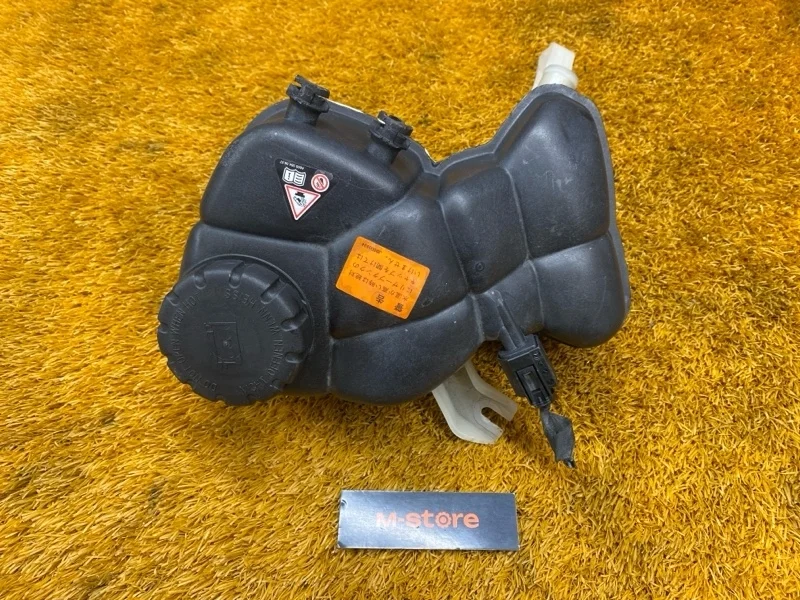 Бачок расширительный Mercedes-Benz S-Class 2006 A2215000349 W221 272.965