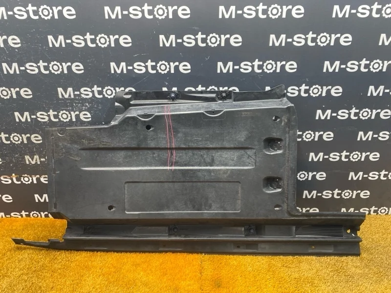 Защита днища кузова Audi Q5 2012 8R0825208C 8R CNCD, правая