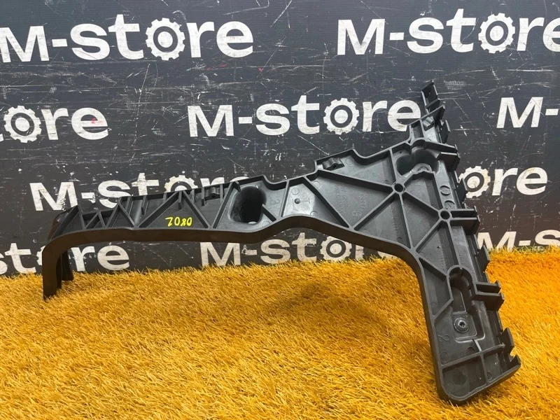 Крепление бампера Audi Q5 2012 8R0807453C 8R CNCD, заднее левое