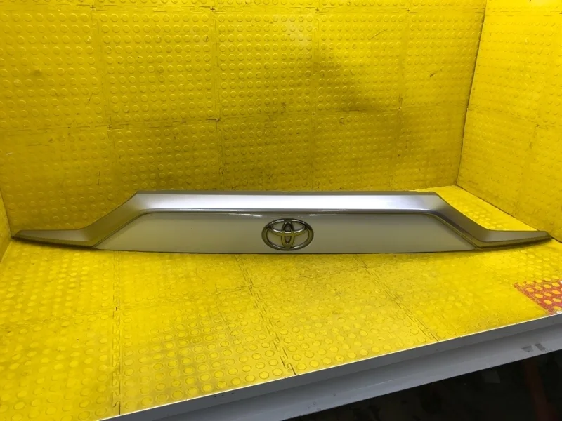 Накладка двери багажника TOYOTA rav 4 2019 7680142904 MXAA52 M20AFKS