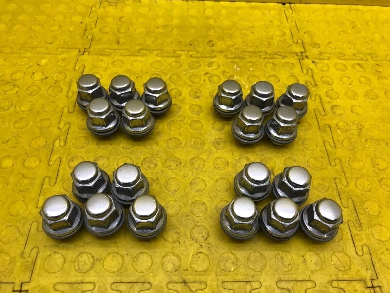 Гайка колесная TOYOTA rav 4 2019 9094201033 MXAA52 M20AFKS