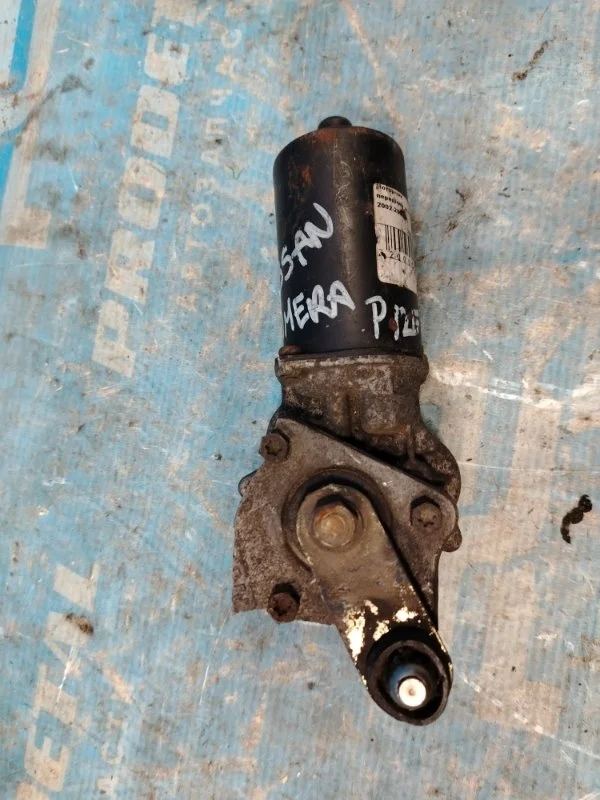 Моторчик стеклоочистителя передний Nissan Primera