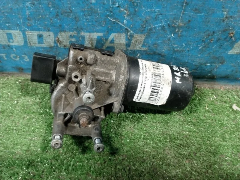 Моторчик стеклоочистителя передний Mazda 3