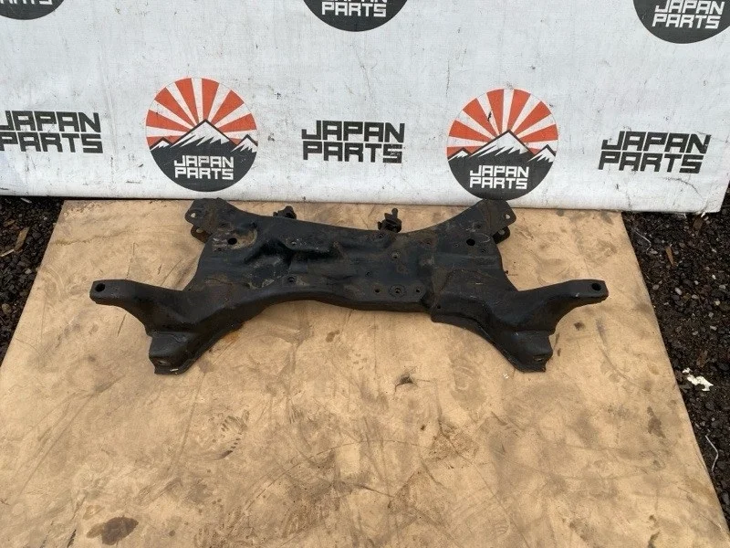 Подрамник Mitsubishi Lancer MR510285 9 1.6, передний