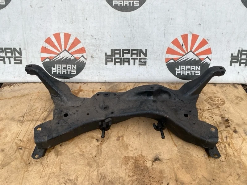 Подрамник Mitsubishi Lancer MR510285 9 1.6, передний