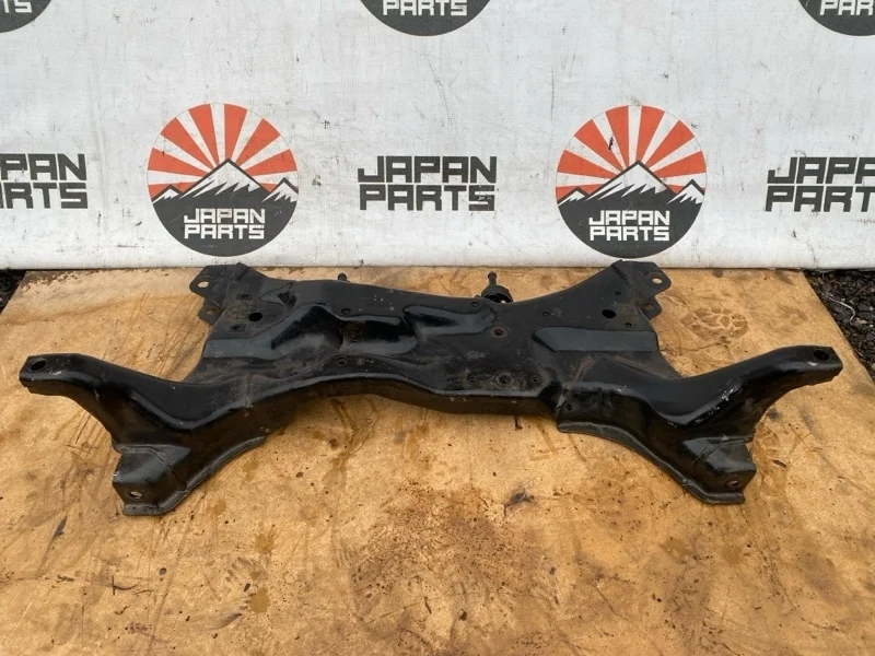 Подрамник Mitsubishi Lancer MR510285 9 1.6, передний