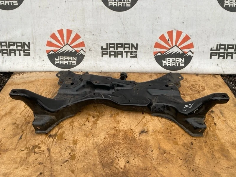 Подрамник Mitsubishi Lancer MR510285 9 1.6, передний