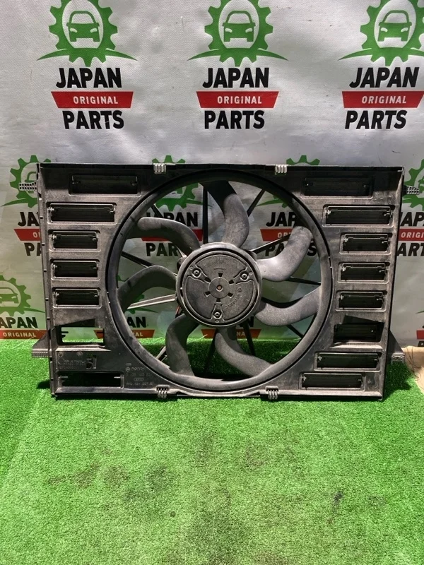 Вентилятор радиатора Audi Q7 2022 8W0121207 4M