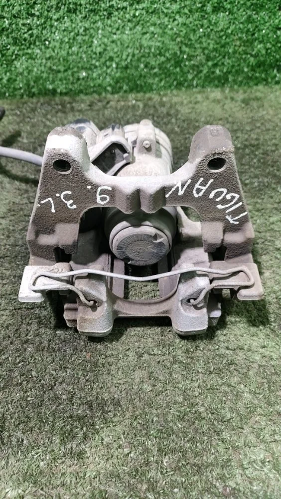 Суппорт Volkswagen Tiguan 2017 3Q0615423 2 CZDA, задний левый