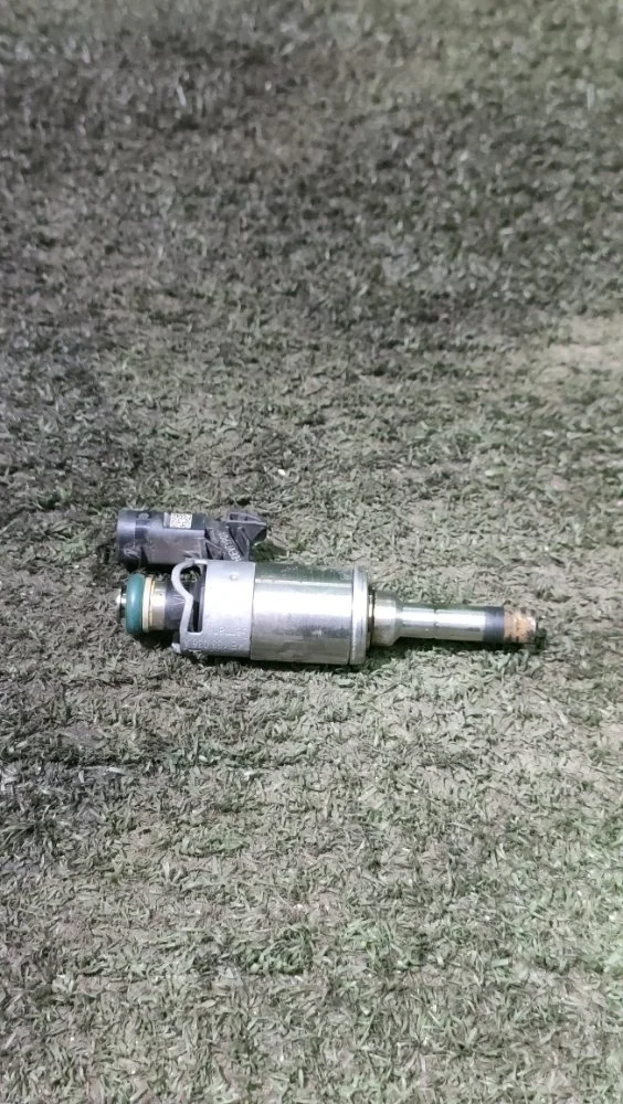 Форсунка топливная Volkswagen Tiguan 2017 04E906036AF 2 CZDA