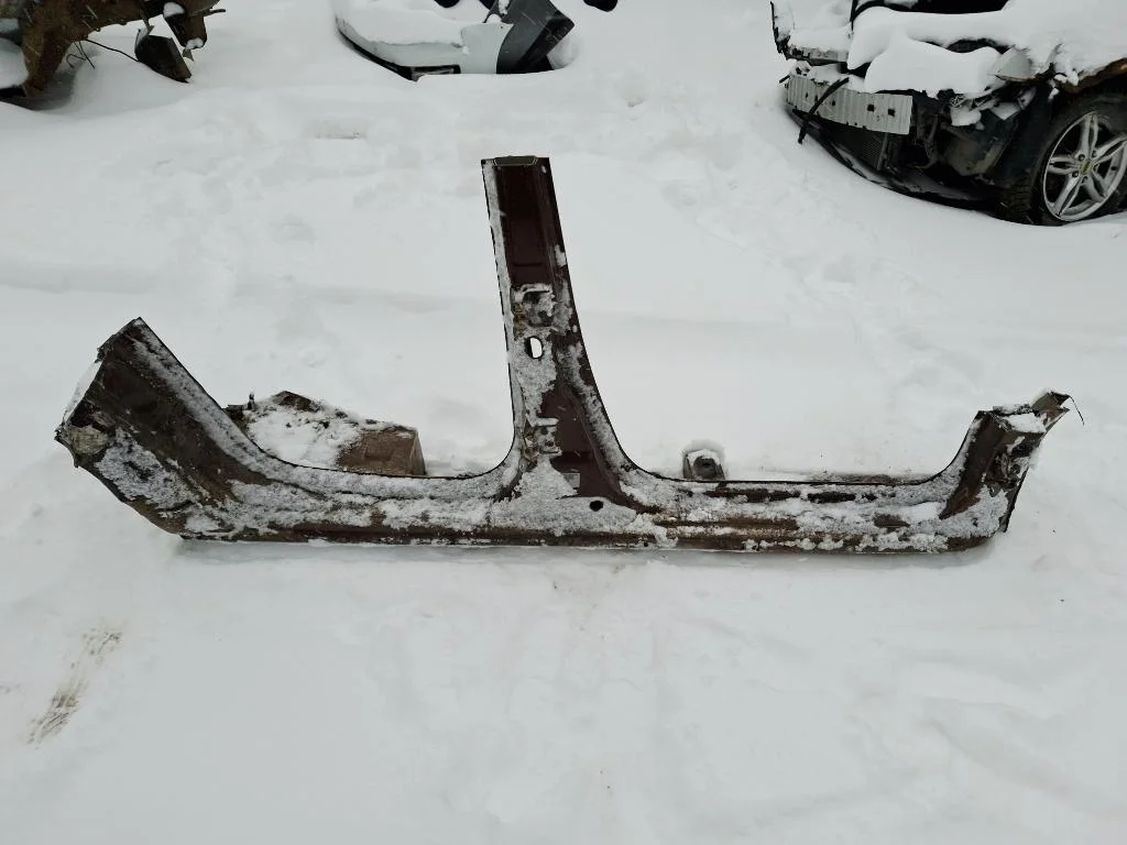 Порог со стойкой правый Renault Duster 1 2014