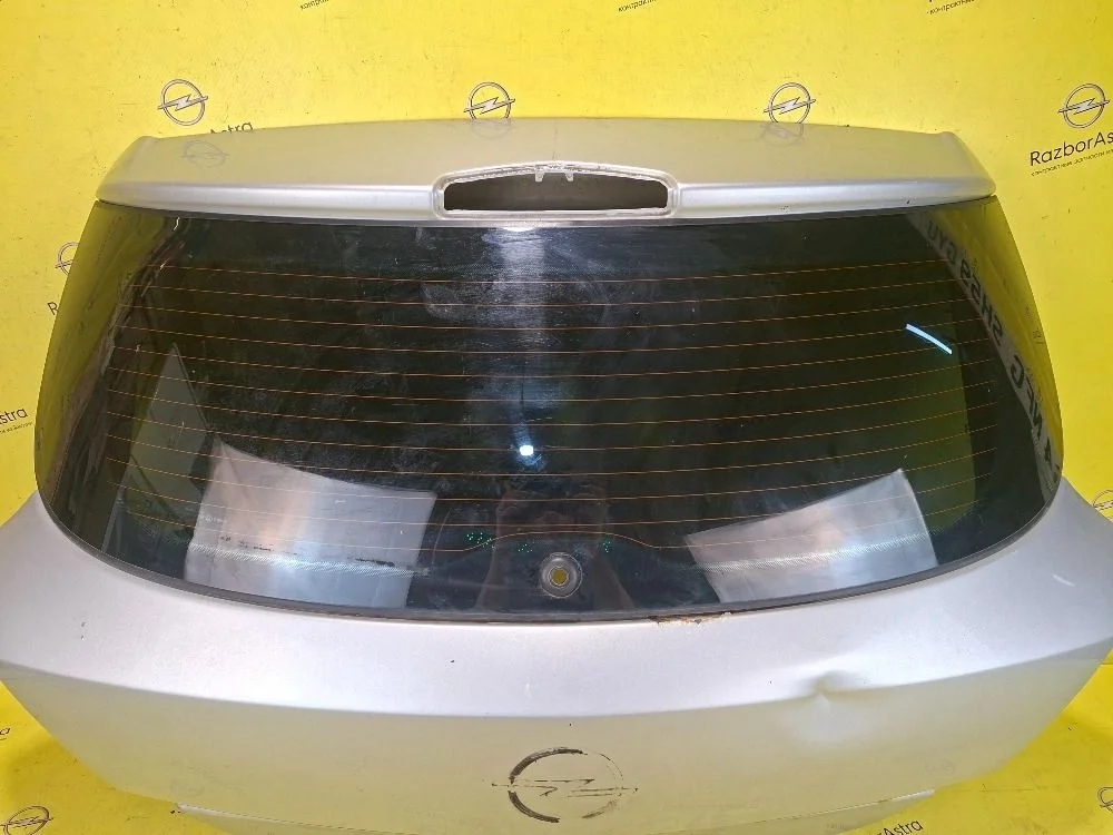 Стекло заднее Opel Astra GTC H (2004—2007)