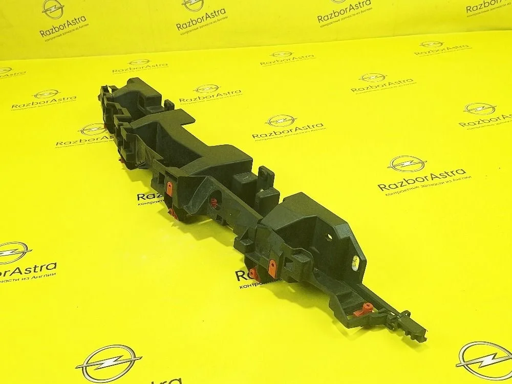 Кронштейн Opel Astra GTC J (2009—2012)