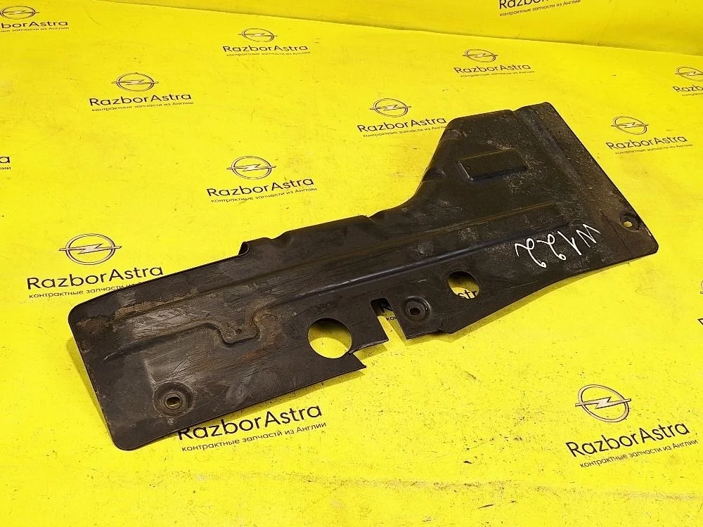 Пыльник двигателя Opel Astra GTC J (2009—2012)