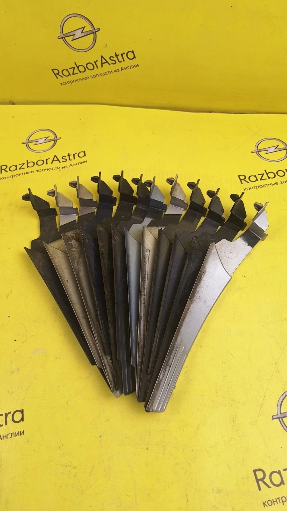 Накладка переднего крыла правого Opel Astra H (2004—2007)