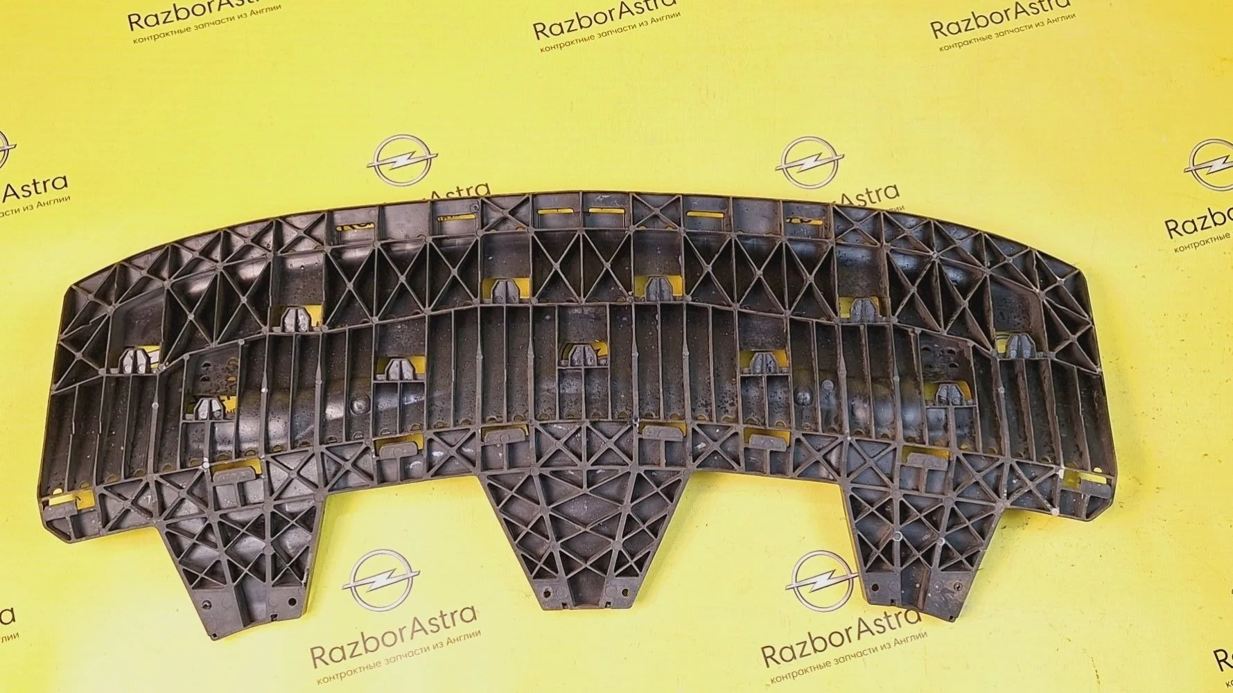 Кронштейн переднего бампера Opel Zafira B (2005—2008)