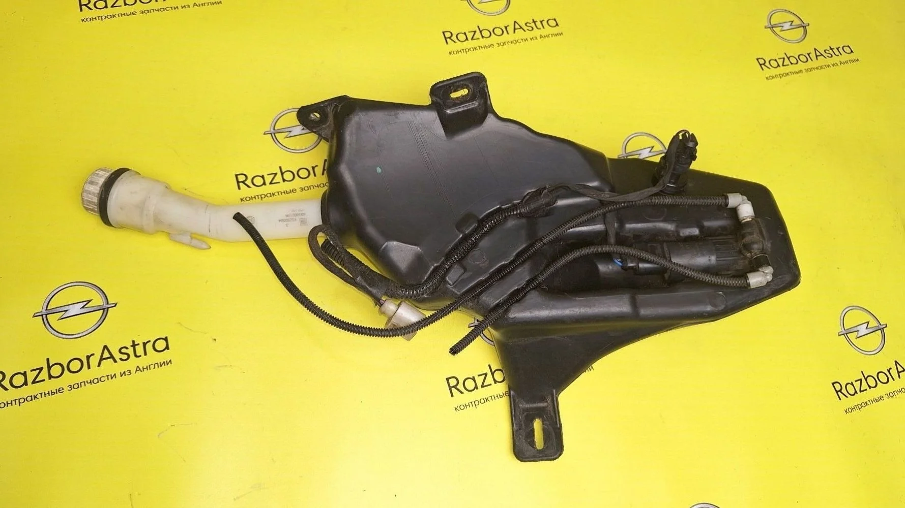Бачок омывателя Opel Astra J (2009—2012)