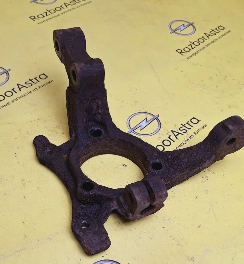 Кулак поворотный передний правый Opel Astra H (2004—2007)