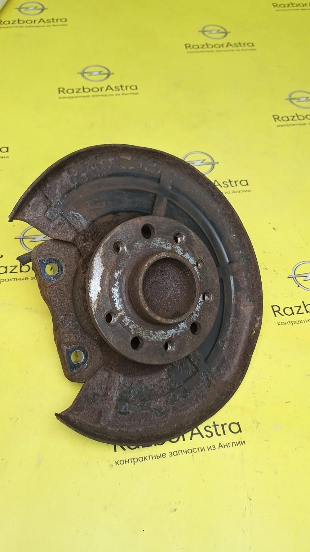 Цапфа правая Opel Astra H (2004—2007)