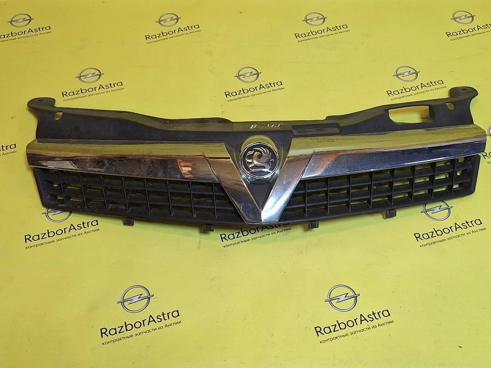 Решетка радиатора Opel Astra GTC H (2004—2007)