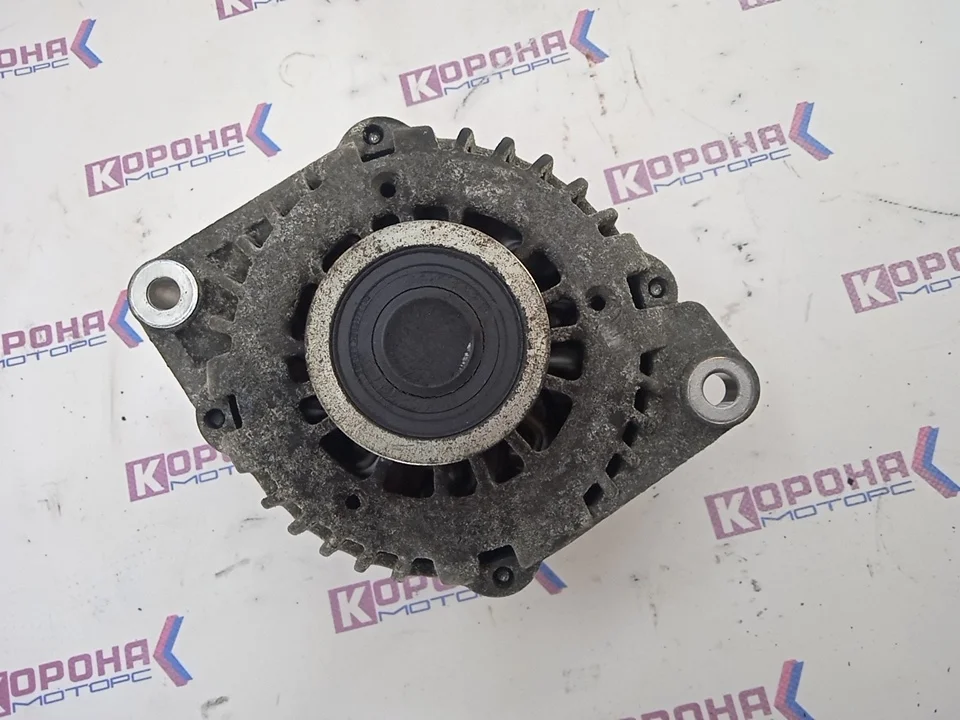 Генератор (140А,12V) Б/У Оригинал дефект пластиковой крышки