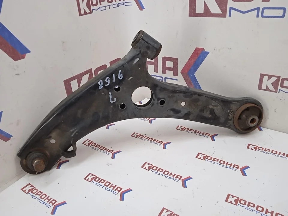 Рычаг пербний левый Б/У Б/У